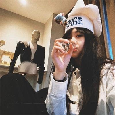 隔壁墓园的男孩